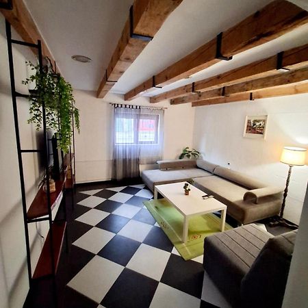 Downtown Apartment Ni 외부 사진