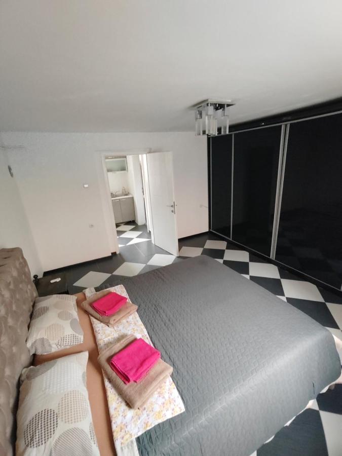 Downtown Apartment Ni 외부 사진