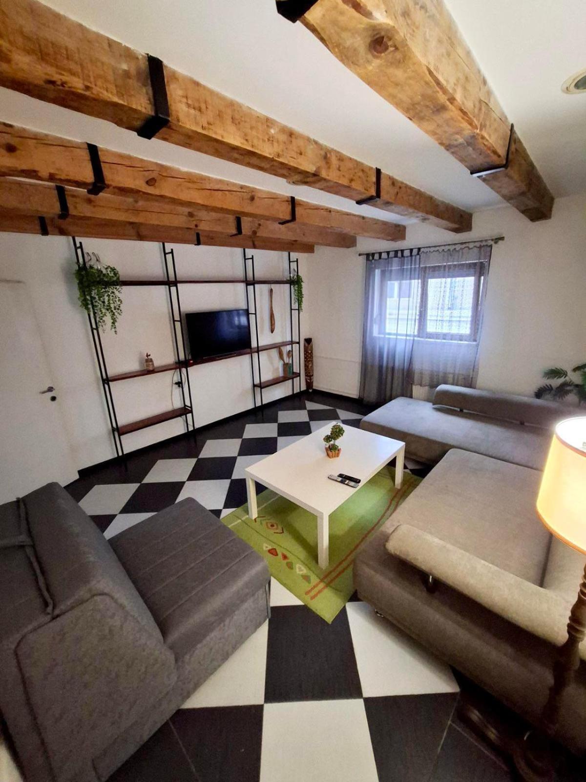 Downtown Apartment Ni 외부 사진